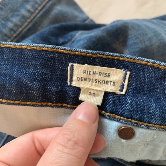 High-Rise Denim Shorts in Glenoaks Wash, Cutoffs - size 31 - Picture 6 of 8